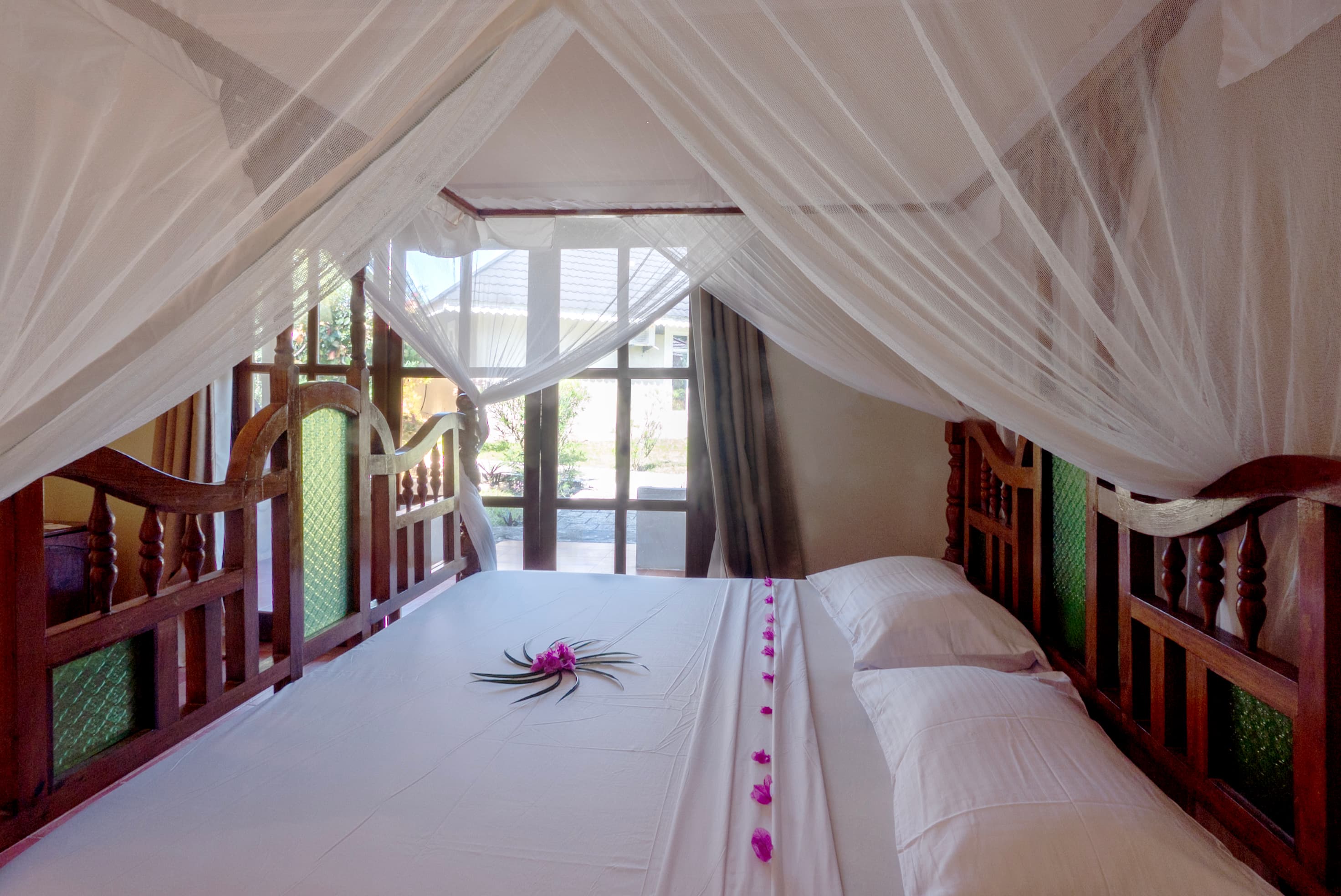 Camera standard at Mandarin Resort — gallery image 1