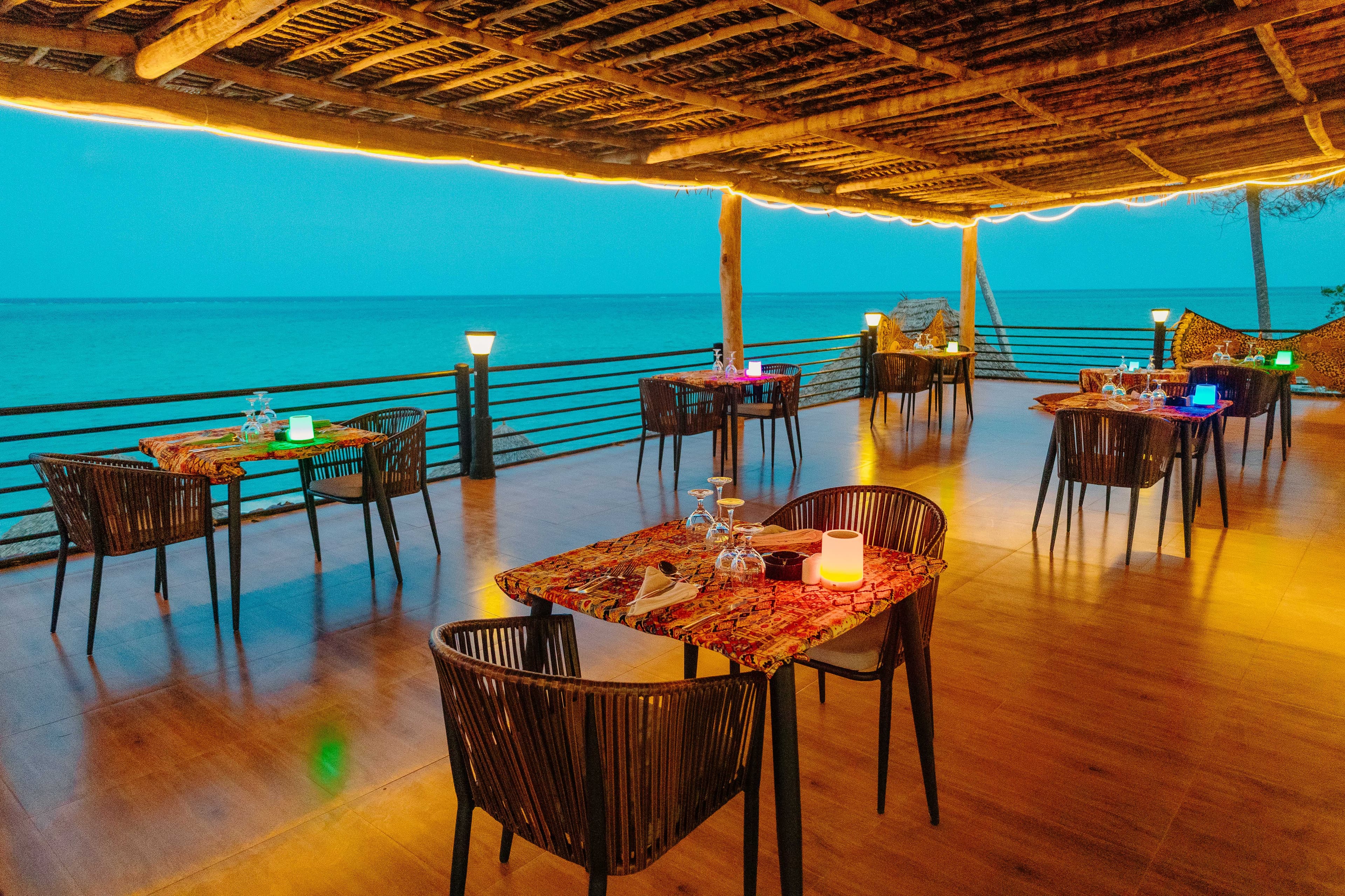 Dining at Royal Mandarin Hotel & Resort — gallery image 6