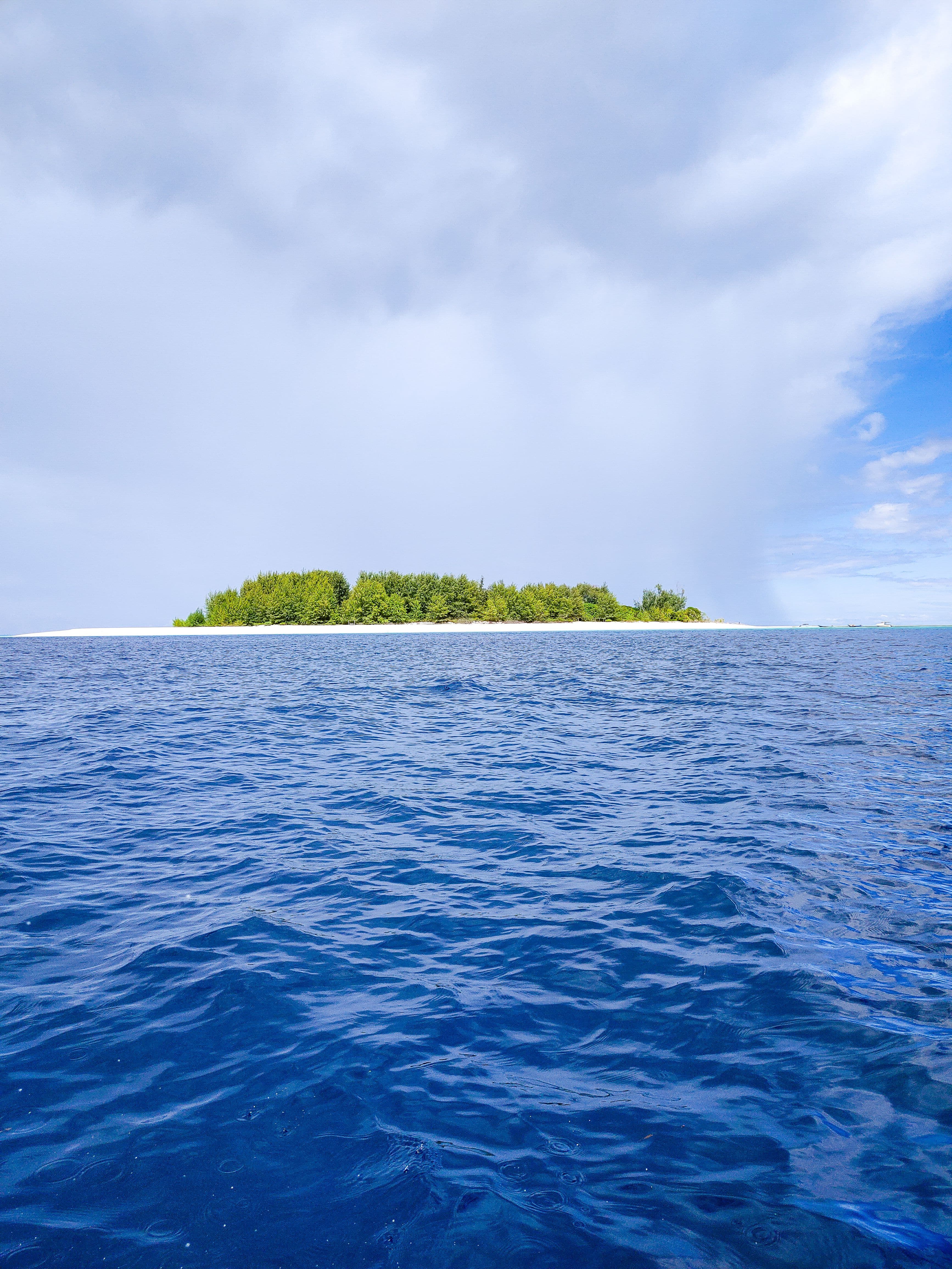 ISOLA DI MNEMBA